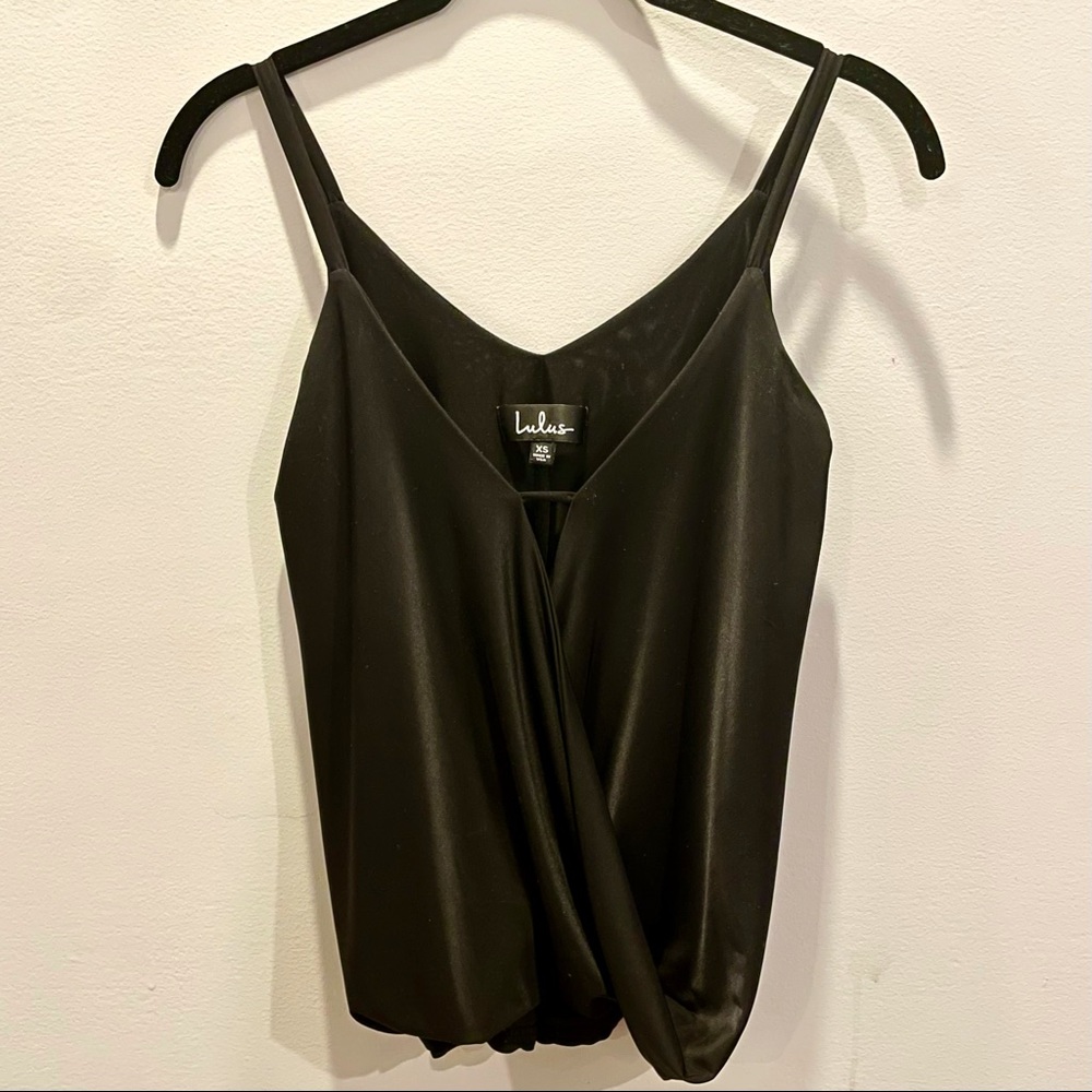 3 for $25 Lulus drapey crop top! Size XS